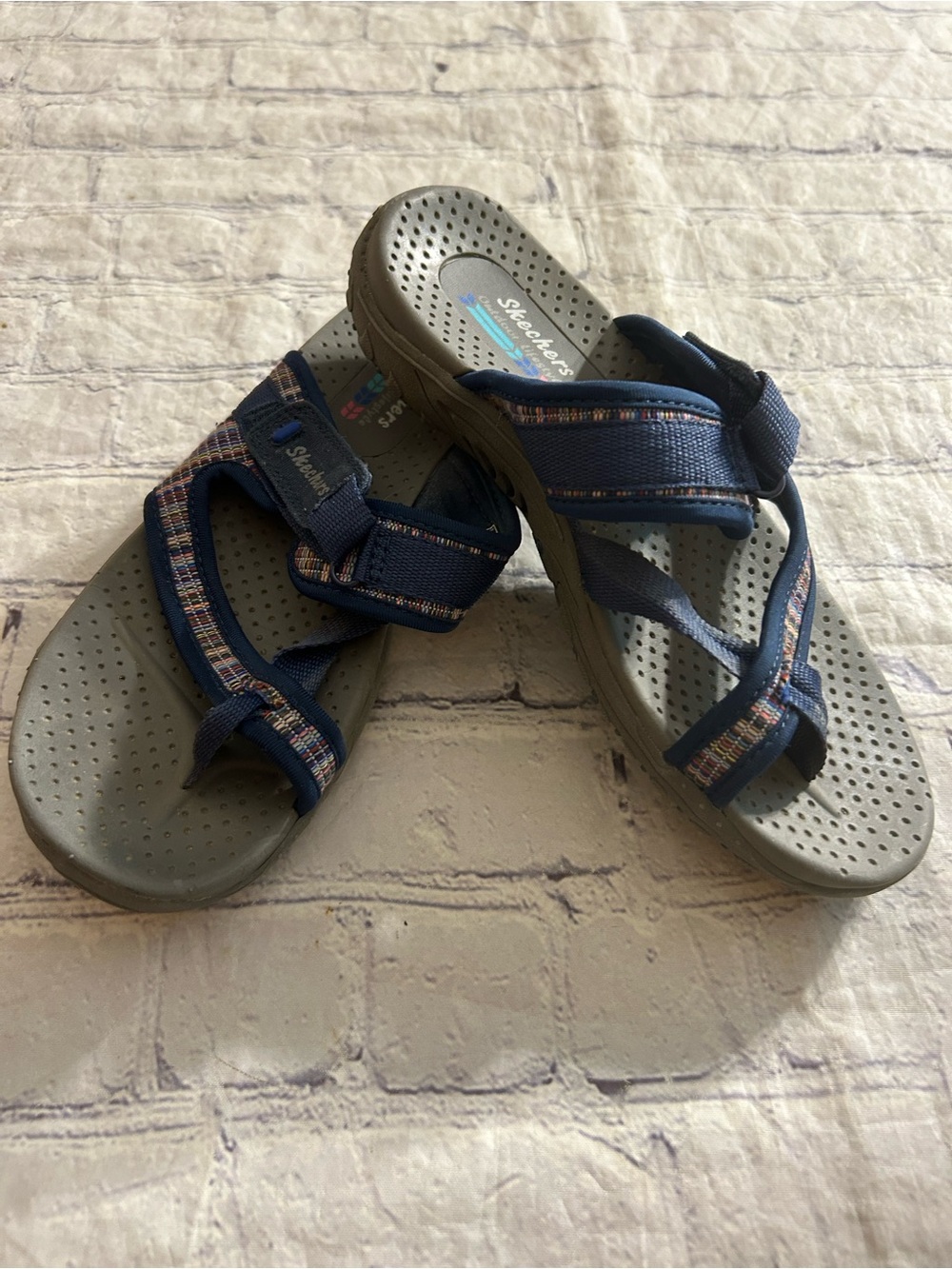 SKETCHERS REGGAE SANDALS BLUE WOVEN STRAPS MULTI COLORED VELCRO CLOSURE SIZE 6 - Picture 6 of 8